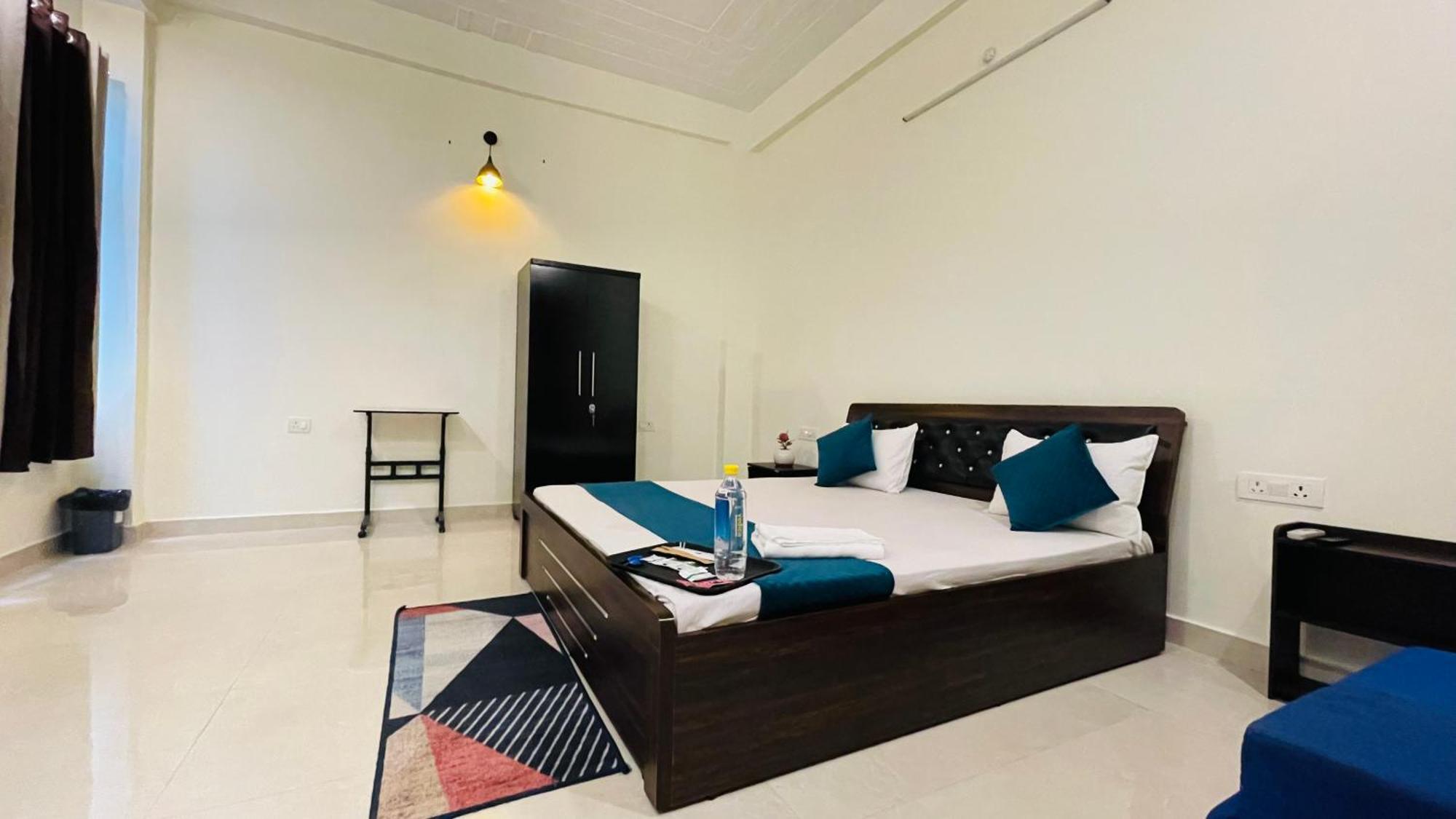 Atulyam Stays Sushant Golf City Lucknow Exterior foto