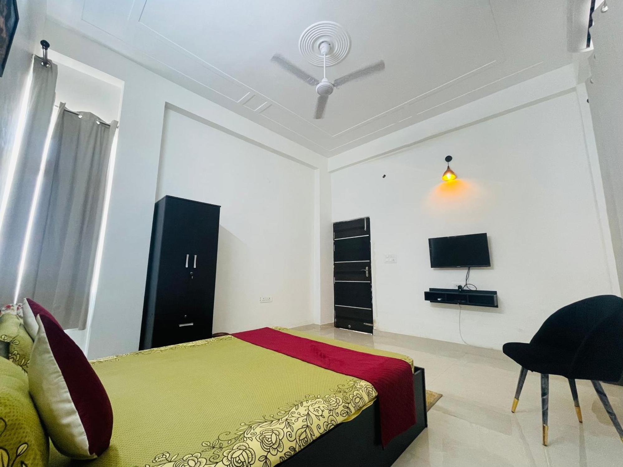 Atulyam Stays Sushant Golf City Lucknow Exterior foto